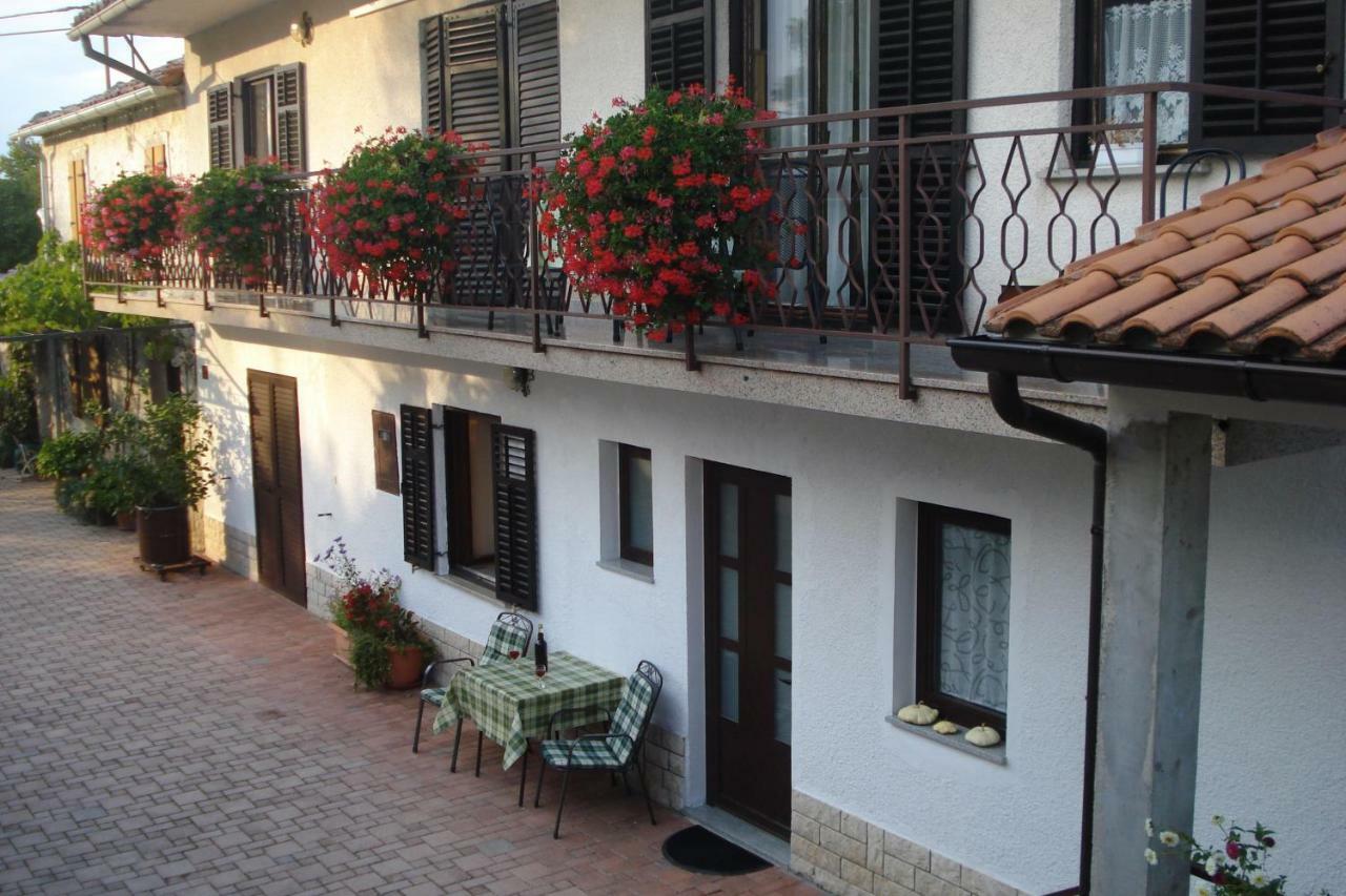 Apartmani Aldo Roč المظهر الخارجي الصورة